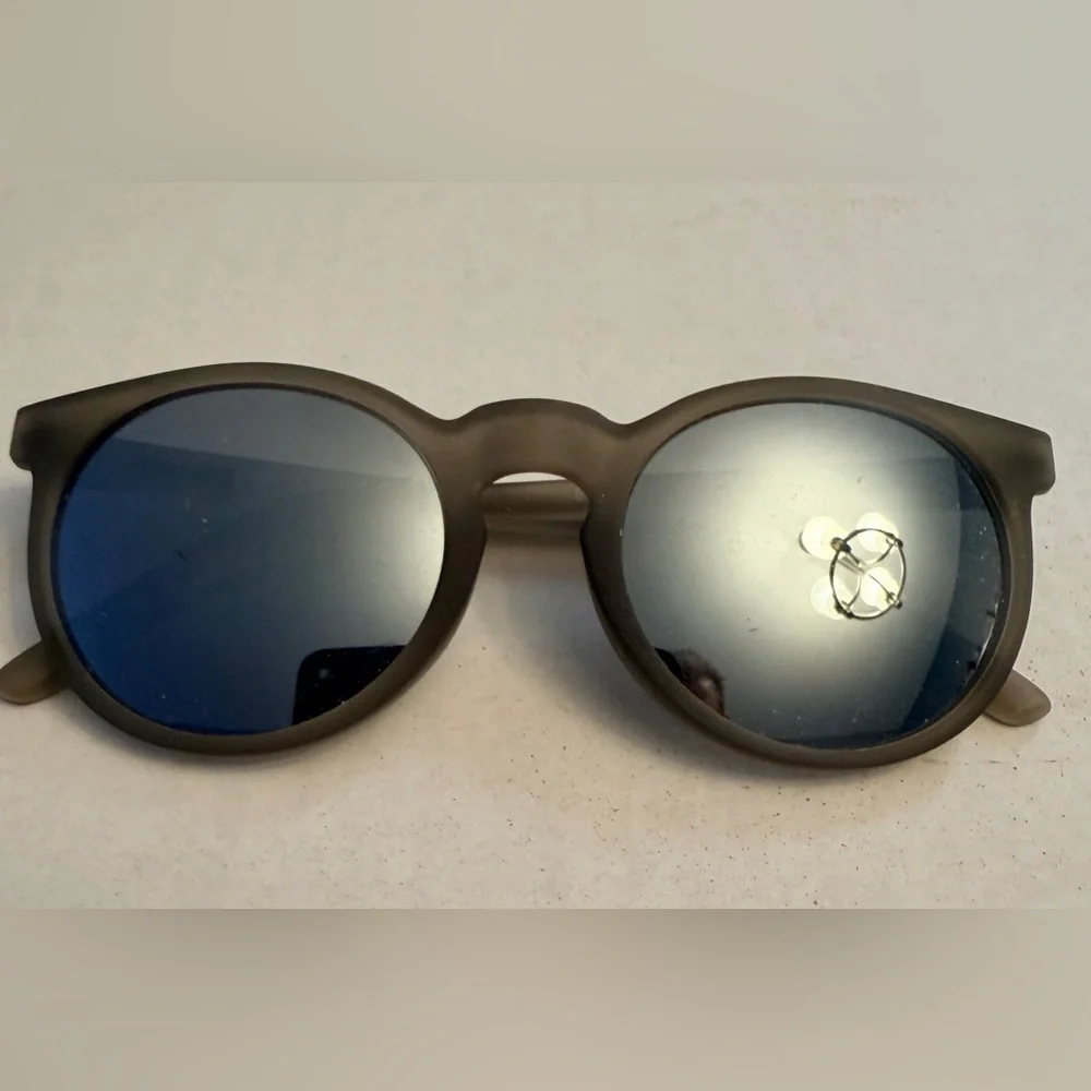 GOODR Sunglasses THEY WERE OUT OF BLACK‎ Round Gray Sunglasses